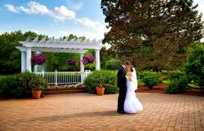 Beautiful outdoor wedding garden at Concorde Banquets in Kildeer