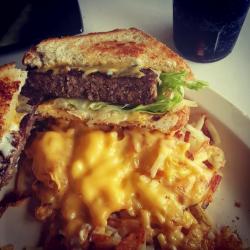 Manor Restaurant in East Dundee burger